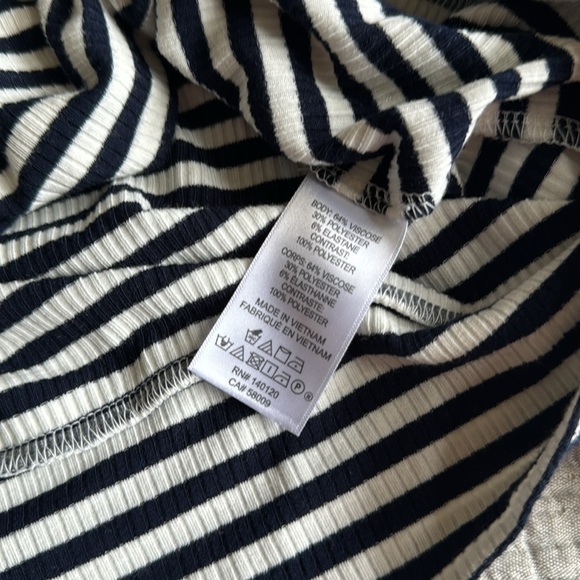 Stella & Dot Maette Black and White Striped Blouse w/Satin Wrist Ties sz M - Picture 6 of 6